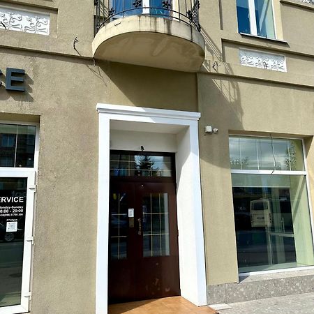 Apartments In The City Center, Near A Theatre, Zlata Plaza Rivne Exteriör bild