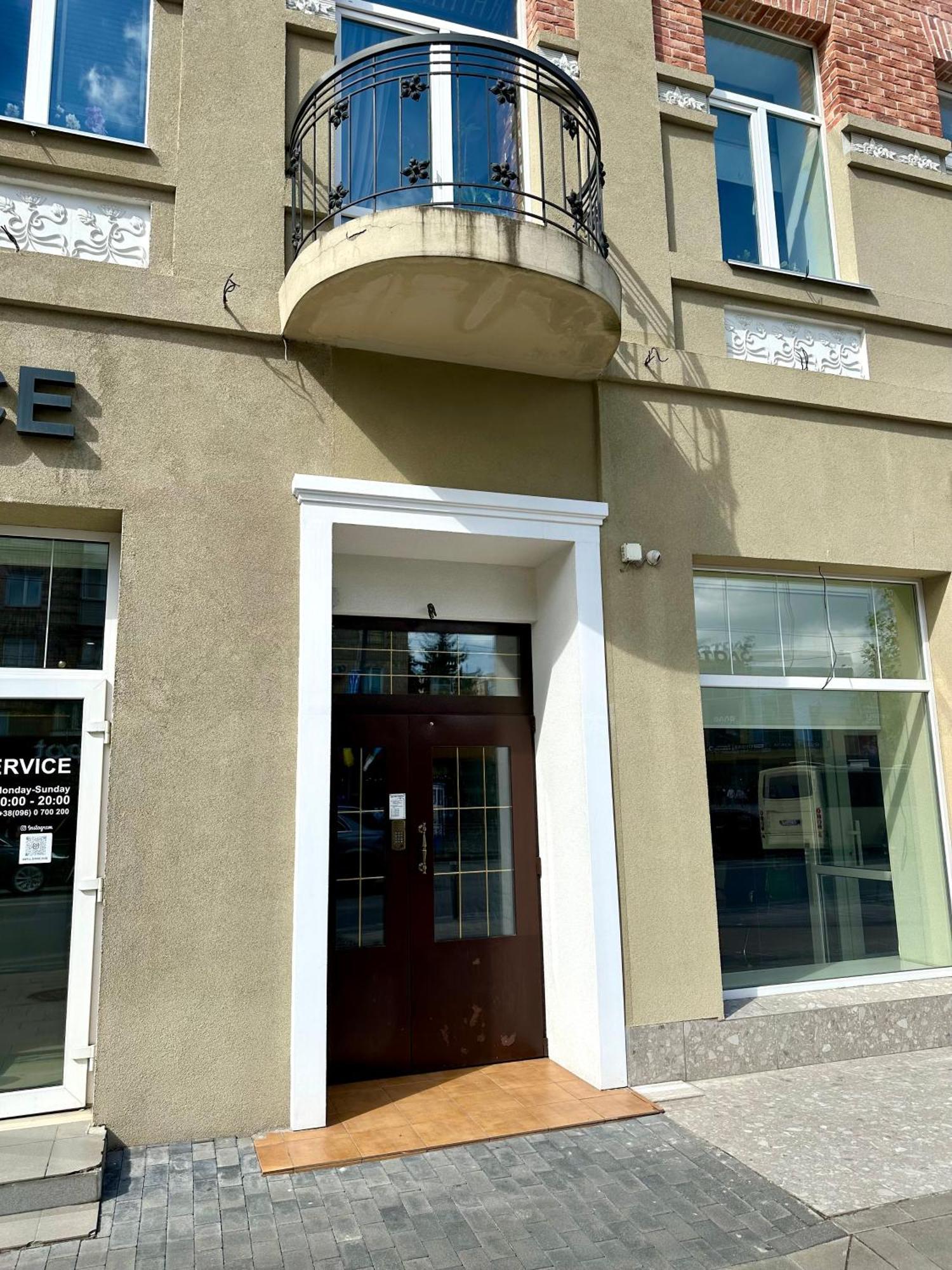 Apartments In The City Center, Near A Theatre, Zlata Plaza Rivne Exteriör bild